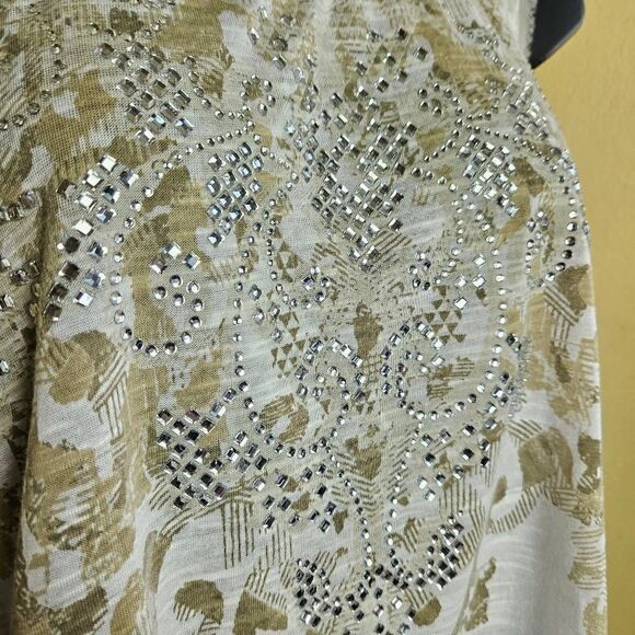 Miss Me High-Low Embellished Top - Picture 4 of 7